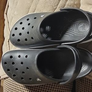 Crocs Mens 8, womens 10